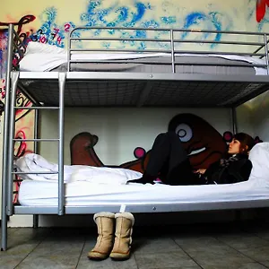 https://bobs-youth-hostel.amsterdamhotelsnl.com